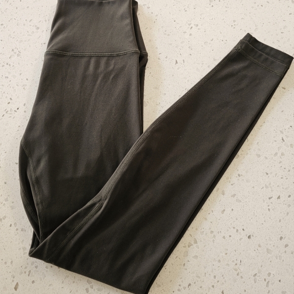 HeyNuts Essential Full Length Legging 28" sz small - Picture 2 of 6